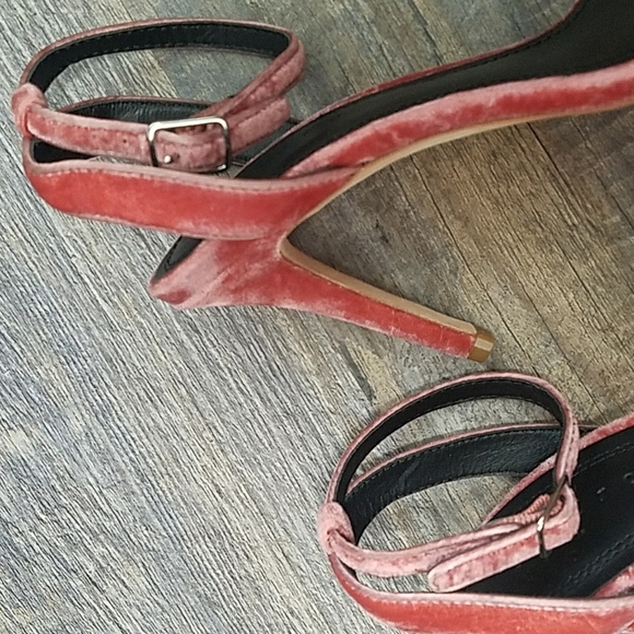Sandro 36 or 6 Pink Velvet Tan bottom Buckle Ankle strap New without Tags Box - Picture 14 of 16